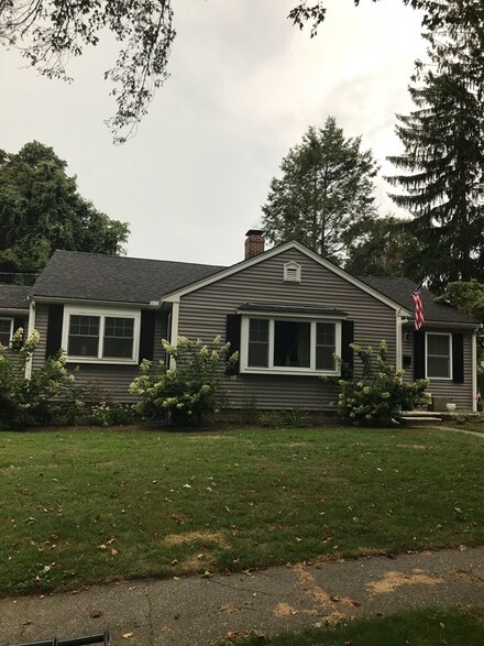 7 Saint James Ave, Haverhill, MA 01830