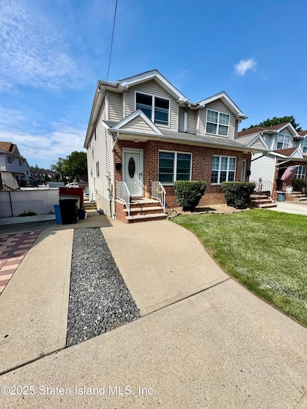 200 Llewellyn Place, Staten Island, NY 10310