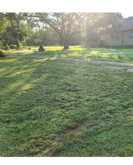 2815 Timber Dr, Dickinson, TX 77539