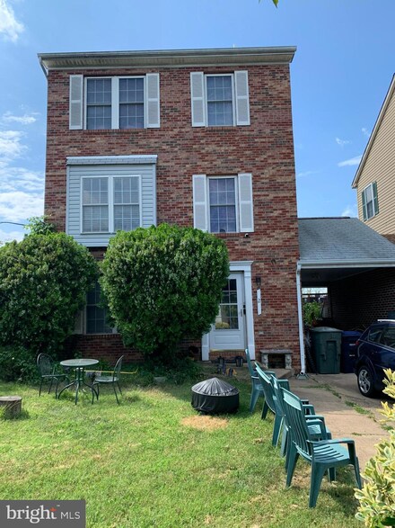 2 Knox Cir SE, Washington, DC 20020