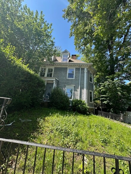 27 Orkney Rd Unit 2, Brighton, MA 02135