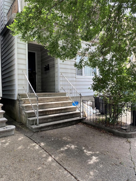 1624 Seddon St, Bronx, NY 10461