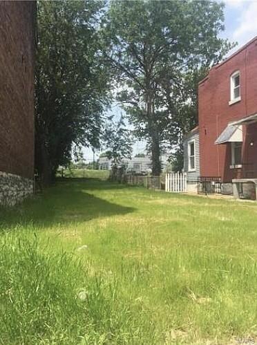 2927 California Ave, Saint Louis, MO 63118