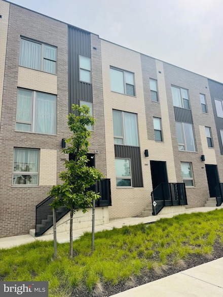 3005 Schirra Ln, Philadelphia, PA 19125