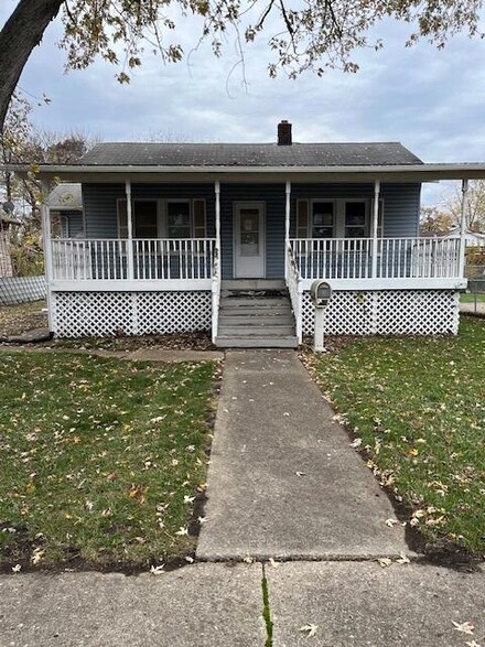 356 S Henry St, Gary, IN 46403