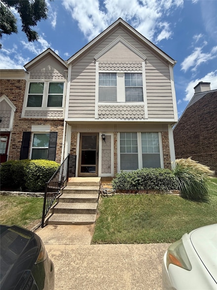 24 Abbey Rd, Euless, TX 76039