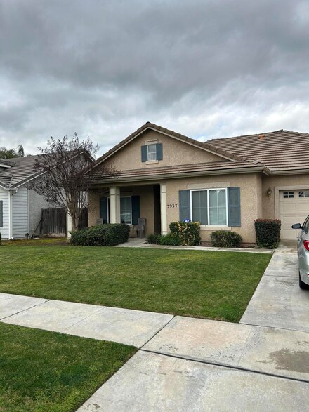 3937 S West St, Visalia, CA 93277