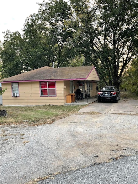 500 N Cedar St, Commerce, OK 74339