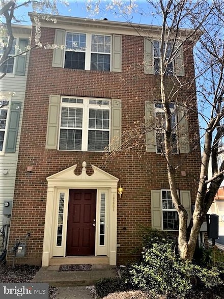 12401 Benjamin Hill Ln, Fairfax, VA 22033