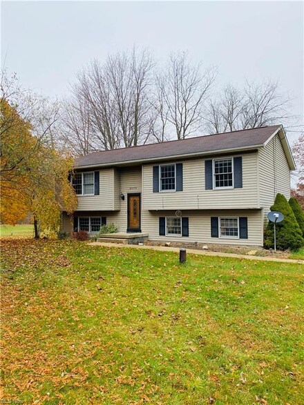 2679 Saxe Rd, Mogadore, OH 44260