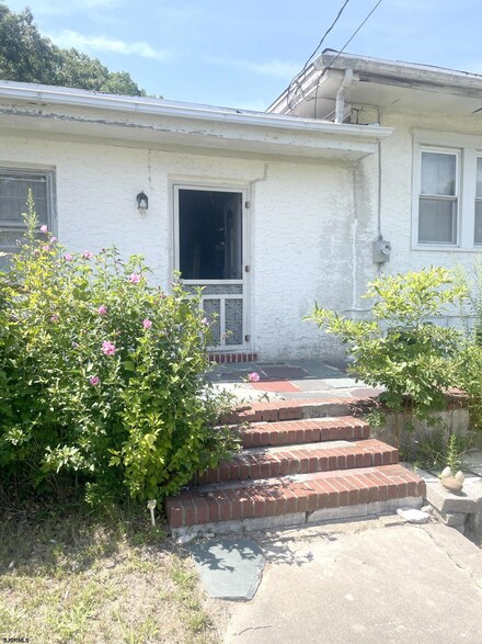 221 Sylvan Ave, Galloway, NJ 08205