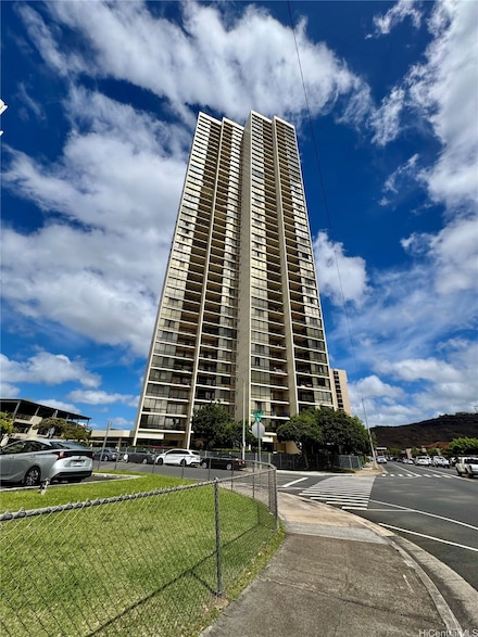 990 Ala Nanala St Unit 32C, Honolulu, HI 96818