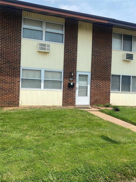7260 Hazelcrest Dr Unit 474, Hazelwood, MO 63042