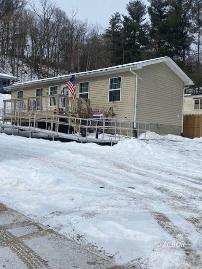180 Saint John St, Nelsonville, OH 45764
