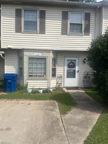 719 Crystal Springs Ct, Virginia Beach, VA 23462