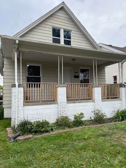 2467 10th St, Wyandotte, MI 48192