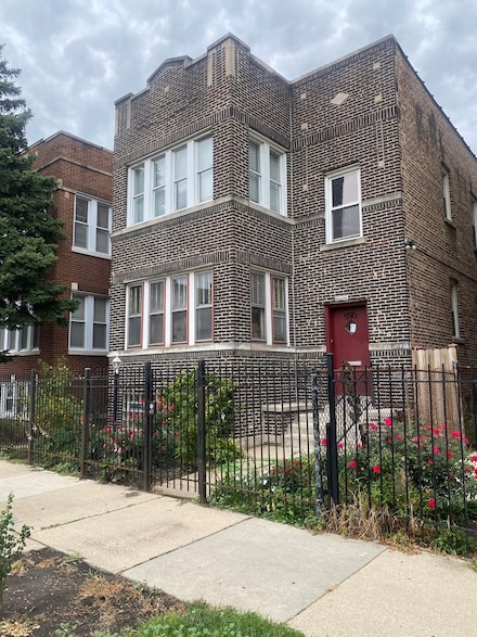 5510 W Congress Pkwy, Chicago, IL 60644