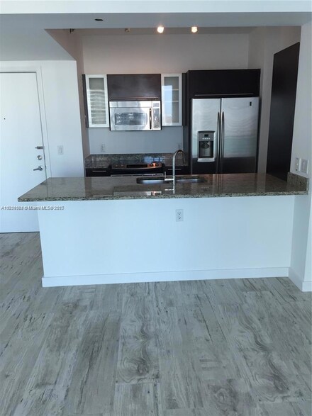 951 Brickell Ave Unit 2403, Miami, FL 33131