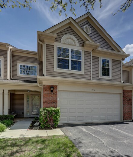 195 Island Ct, Schaumburg, IL 60193