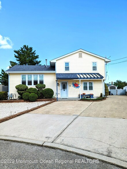138 E Navasink Dr, Little Egg Harbor Township, NJ 08087