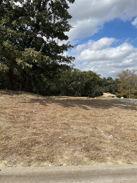 1600 Emerald Knoll Dr, Keller, TX 76248