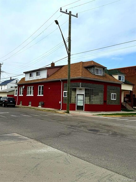 11603 Klinger St, HamtraMcK, MI 48212