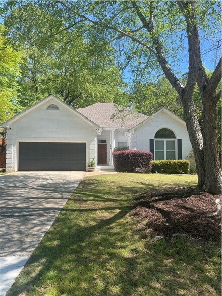 1676 Piedmont Dr, Auburn, AL 36830