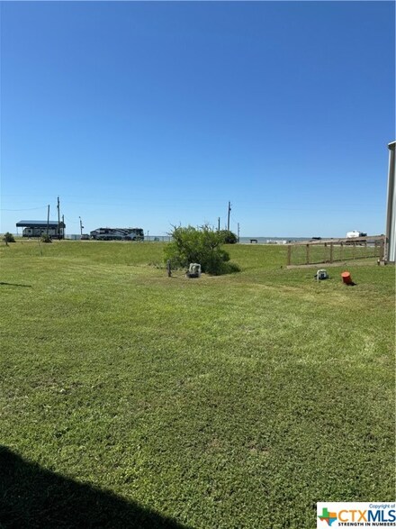 51 Mackerel Ct, Palacios, TX 77465