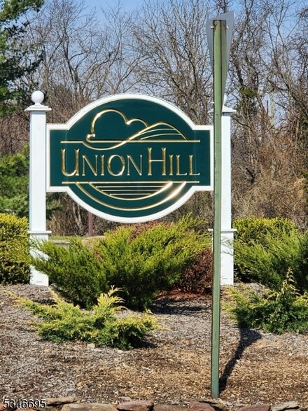 55 Sam Bonnell Dr Unit 407, Clinton, NJ 08809