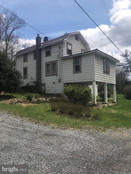 27062 Great Cove Rd, Mc Connellsburg, PA 17233