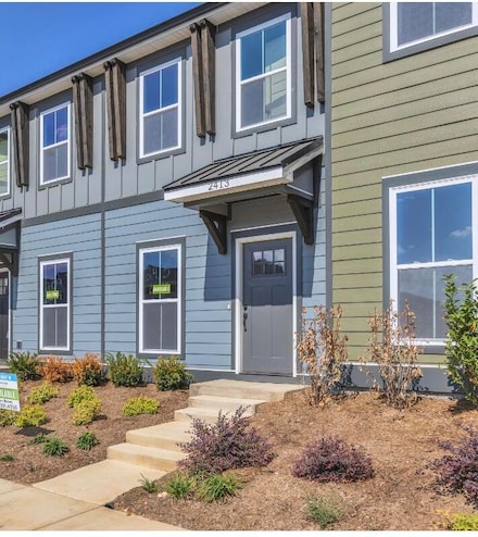 2413 E 17th St, Chattanooga, TN 37404