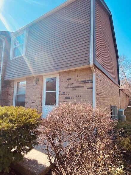 2442 Hardesty Dr S Unit 1, Columbus, OH 43204