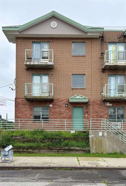 309 Beach 66th St, Arverne, NY 11692