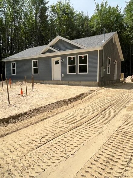 20 Sanborns Grove Rd, Bridgton, ME 04009