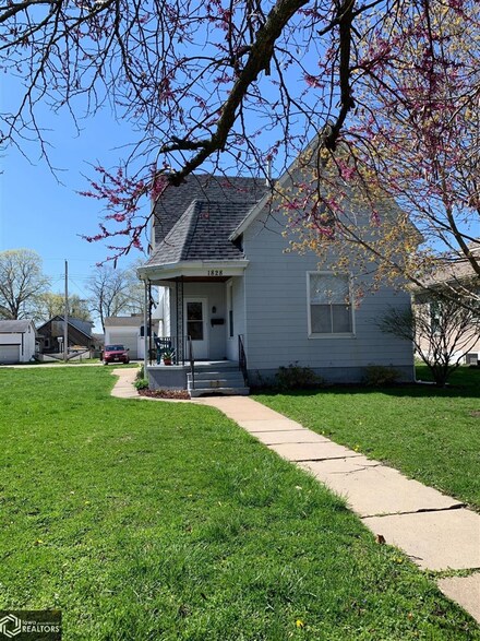 1828 Avenue I, Fort Madison, IA 52627