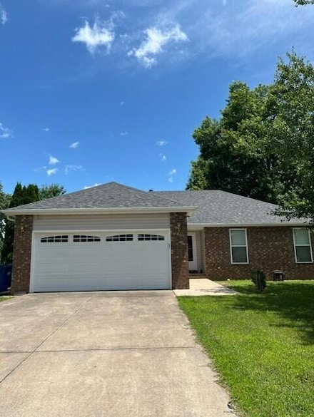 2004 Candace St, Ozark, MO 65721
