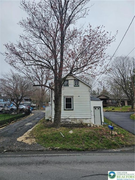 3875 Forest Inn Rd, Palmerton, PA 18071