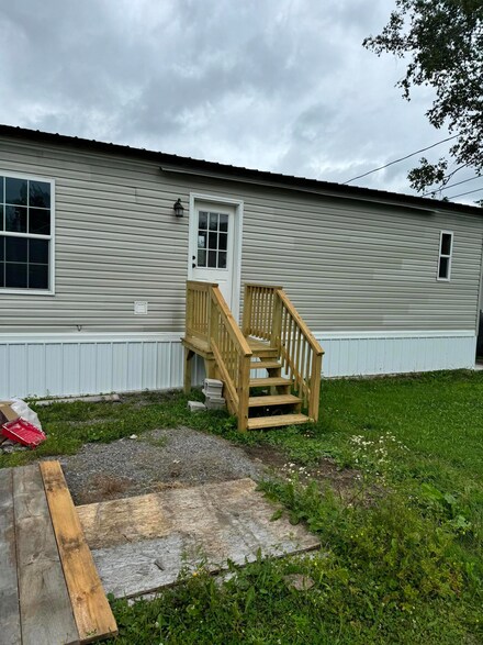 22 Christopher Rd, Dexter, ME 04930