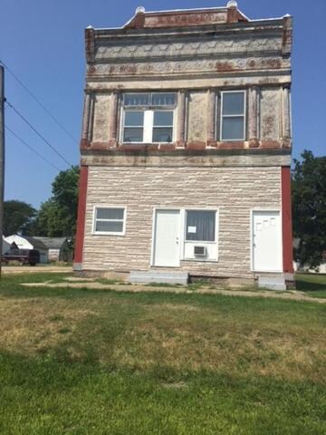 200 N Main St, Walnut, IL 61376