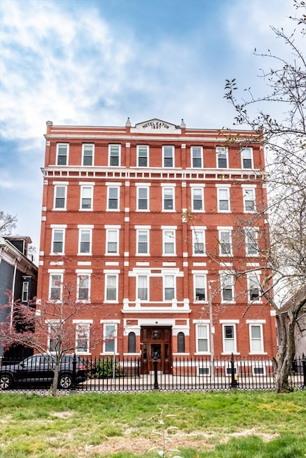 309 Emerson St Unit 14, Boston, MA 02127