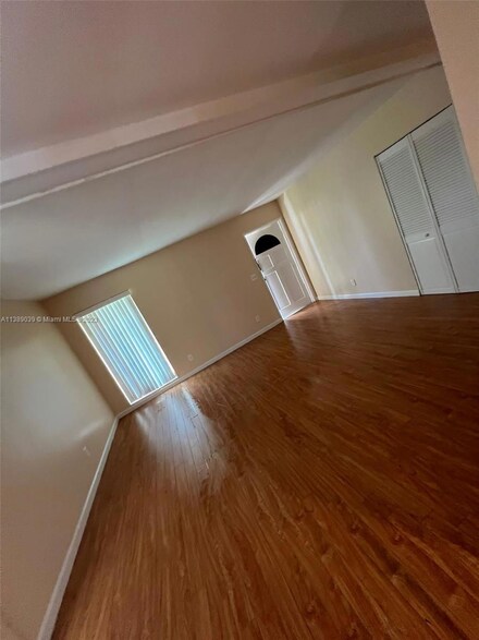 7913 NW 74th Ave, Tamarac, FL 33321