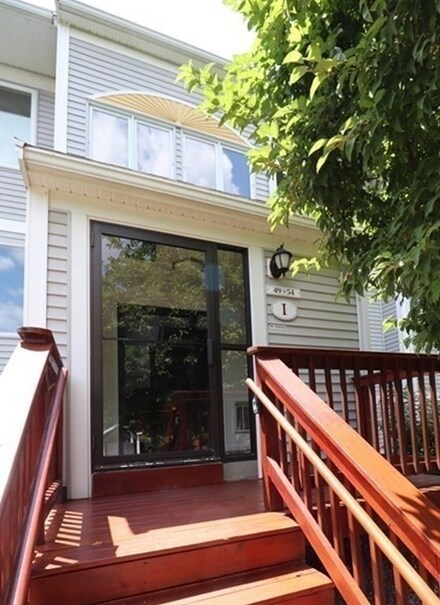 330 Sunderland Rd Unit 54, Worcester, MA 01604