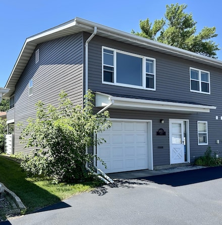 1402 Mcnally Dr, Winona, MN 55987