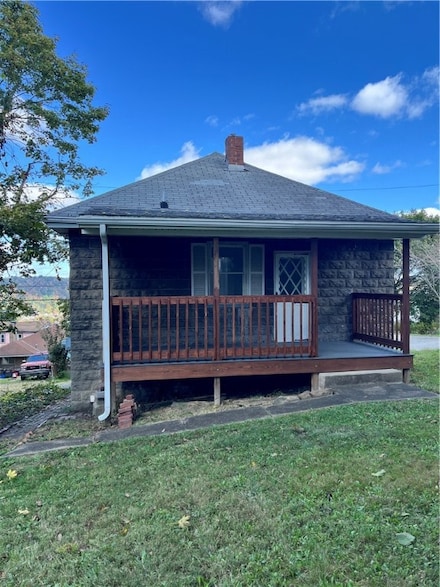 118 1/2 Holmes St, Vandergrift, PA 15690