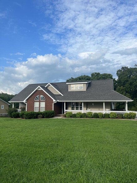 1320 Cobblestone Dr, Rickman, TN 38580