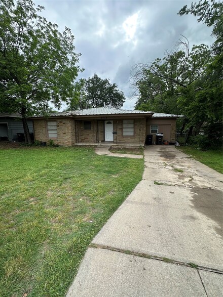 2308 San Jose Dr, Fort Worth, TX 76112