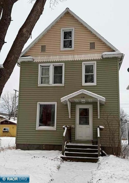 114 3rd St S, Virginia, MN 55792