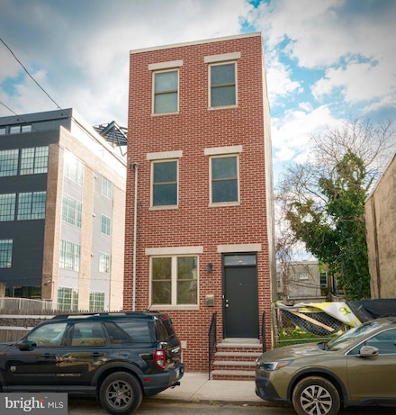 2530 Manton St, Philadelphia, PA 19146