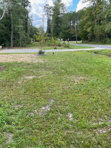 680 Barracada Rd, Walterboro, SC 29488