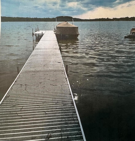 5550 Joslin Dr, Gregory, MI 48137